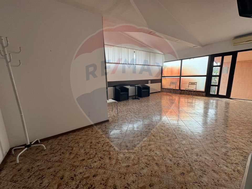 Spațiu comercial de 900mp de închiriat în zona Romanesti