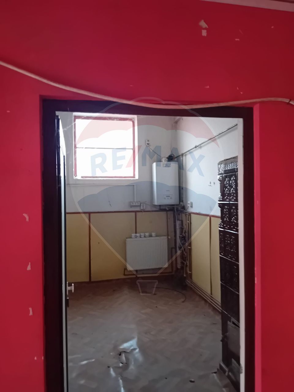 303sq.m Commercial Space for rent, Est area