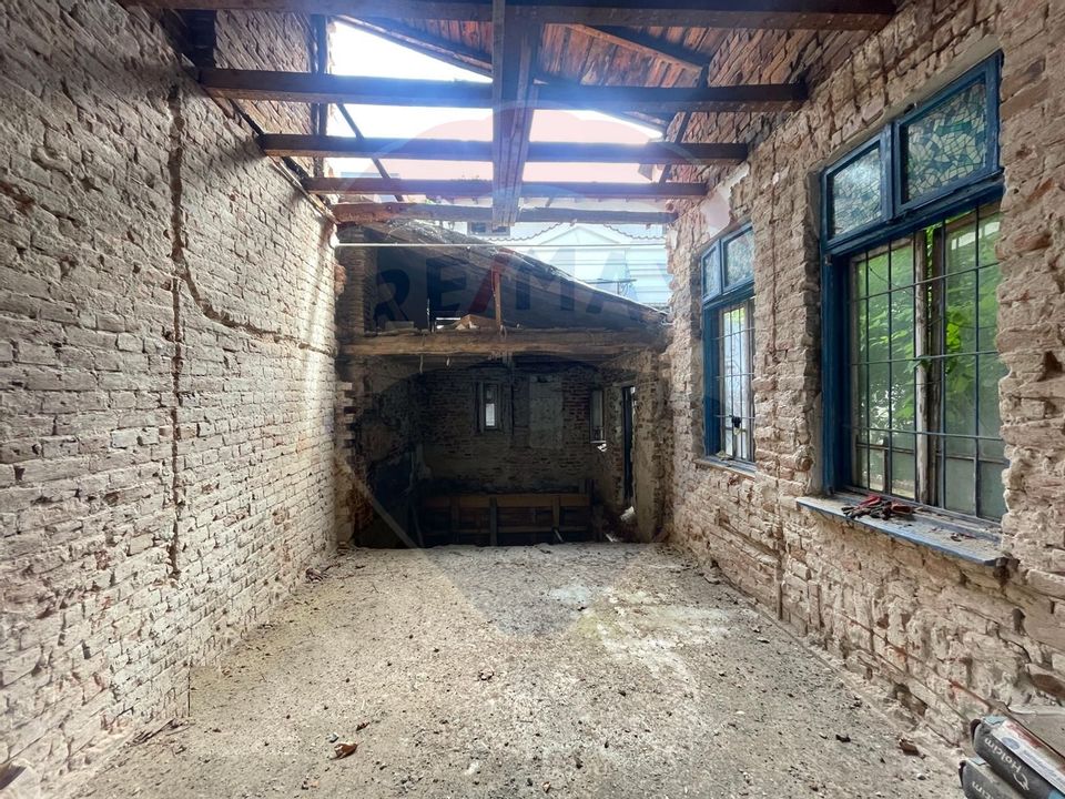 Land and construction to renovate I Unirii area - Popa Soare