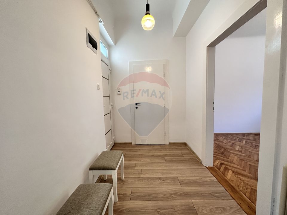 Apartament Ultracentral, se mobileaza nou, acces la curte. 60mp.