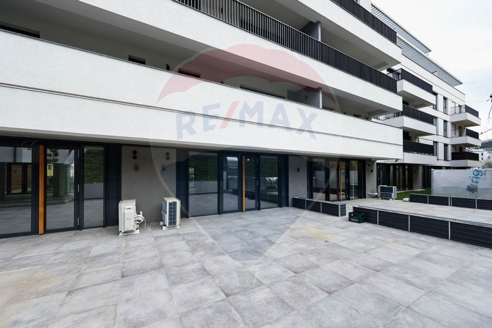 Spațiu comercial Cosmopolit/ Ultracentral