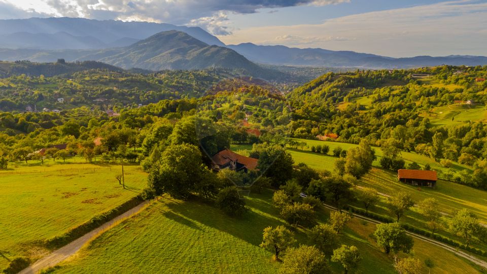 Land 3,000sqm Bran / Strada Clincea