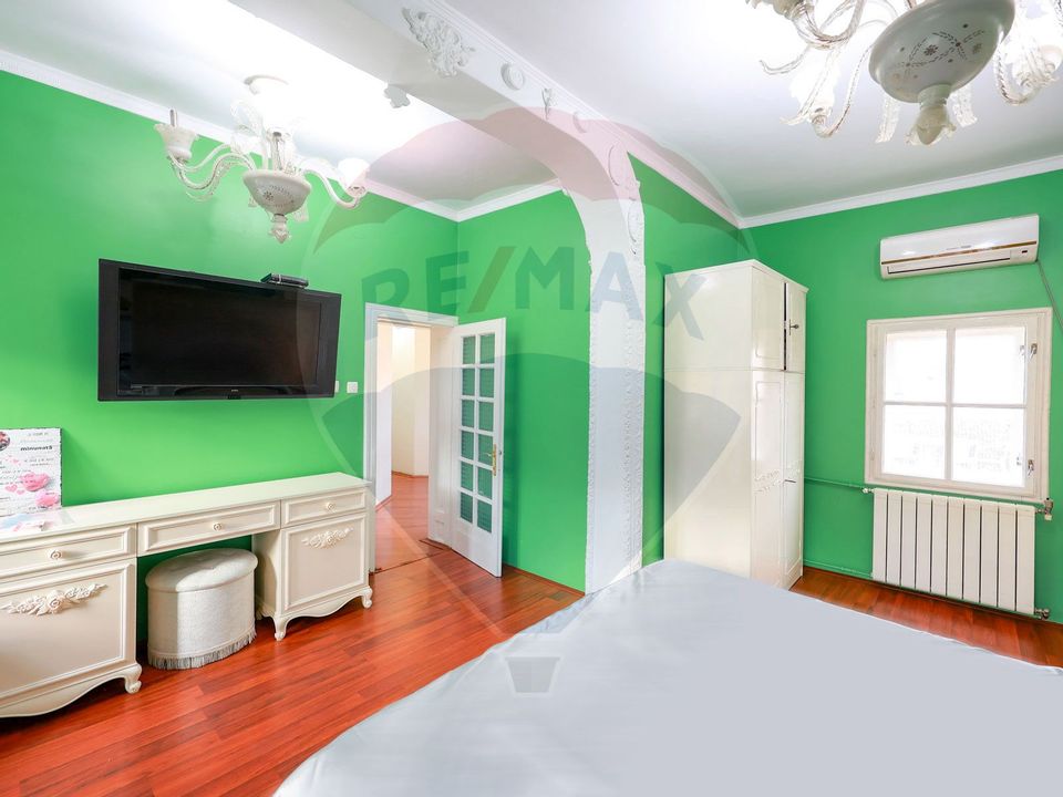 10 room House / Villa for sale, Central area