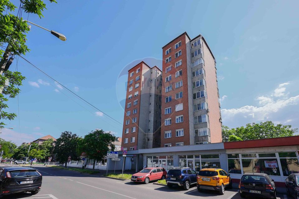 De vânzare Apartament cu 3 camere în zona Sovata