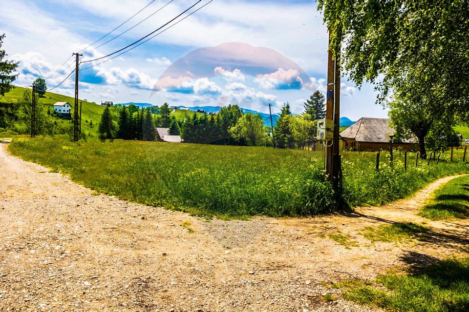 Parcele de teren de vanzare Sirnea, Brasov, cu priveliste catre munti