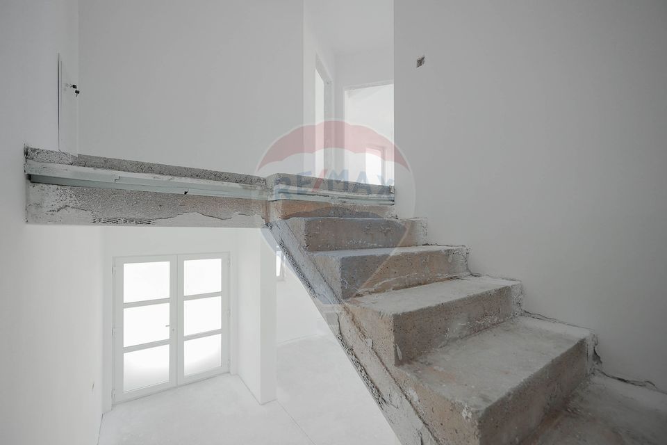 Casă nouă cu 3 Dormitoare, de Vânzare, zona Ioșia