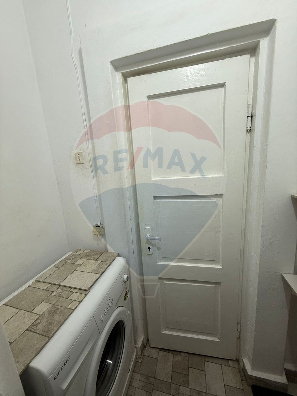 Apartament cu 3 camere de închiriat în zona Ultracentral