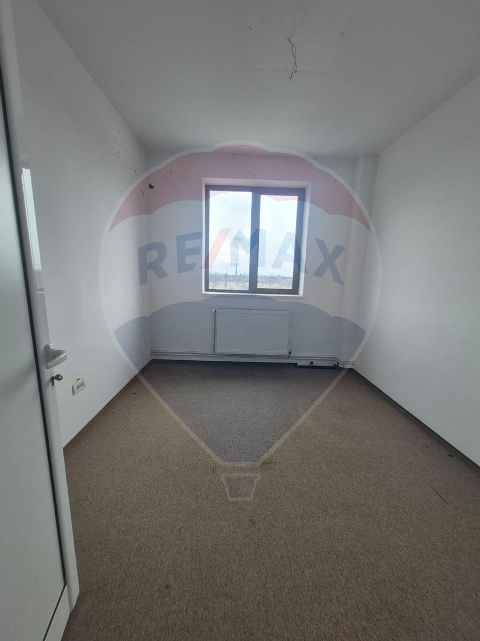 110sq.m Office Space for rent, Alfa area