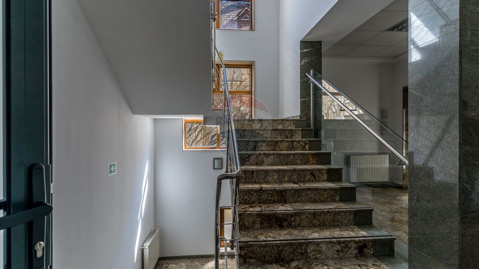 Spațiu de birouri de 754.6mp de închiriat în zona Andrei Muresanu