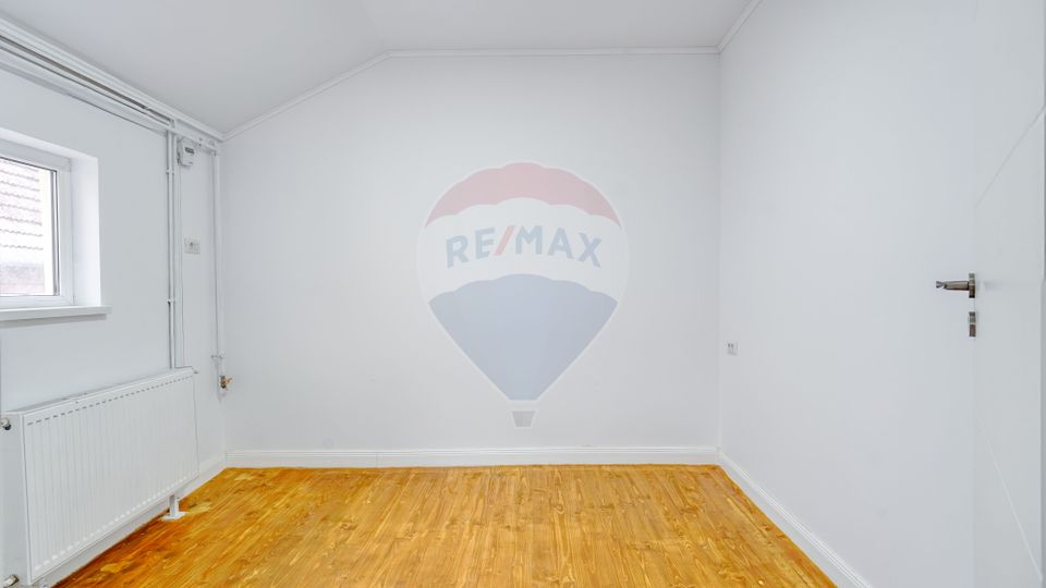 REZERVAT! Apartament generos, 6 camere, 3 băi, str Castelului