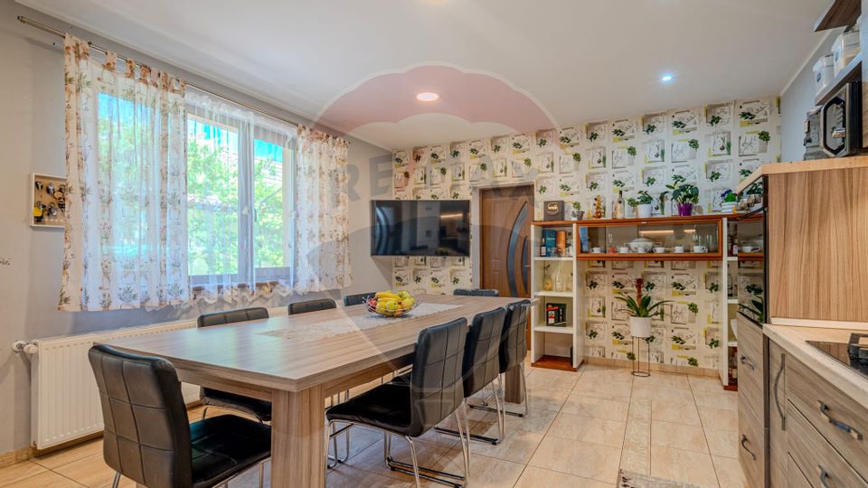 5 room House / Villa for sale