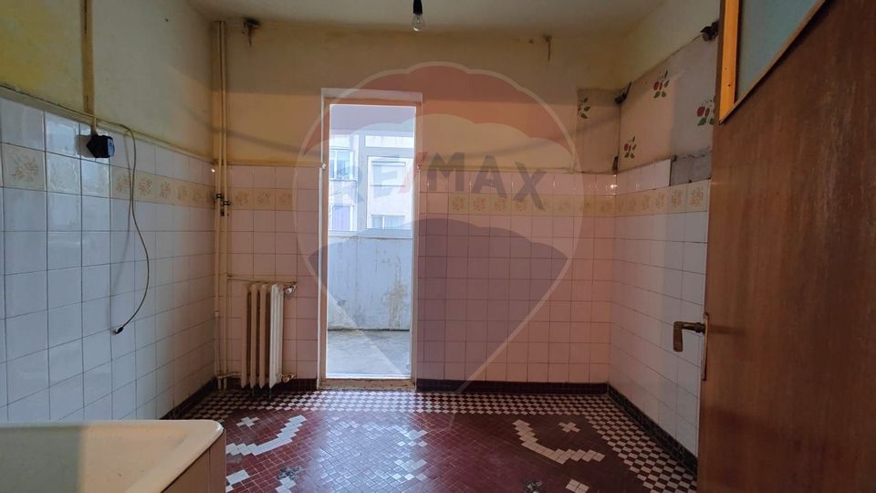 Apartament cu 3 camere de vânzare în zona Inel II Constanta