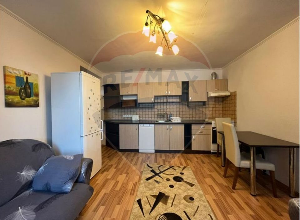Apartament spațios-3 camere-la curte în Turnișor-Inchiriere