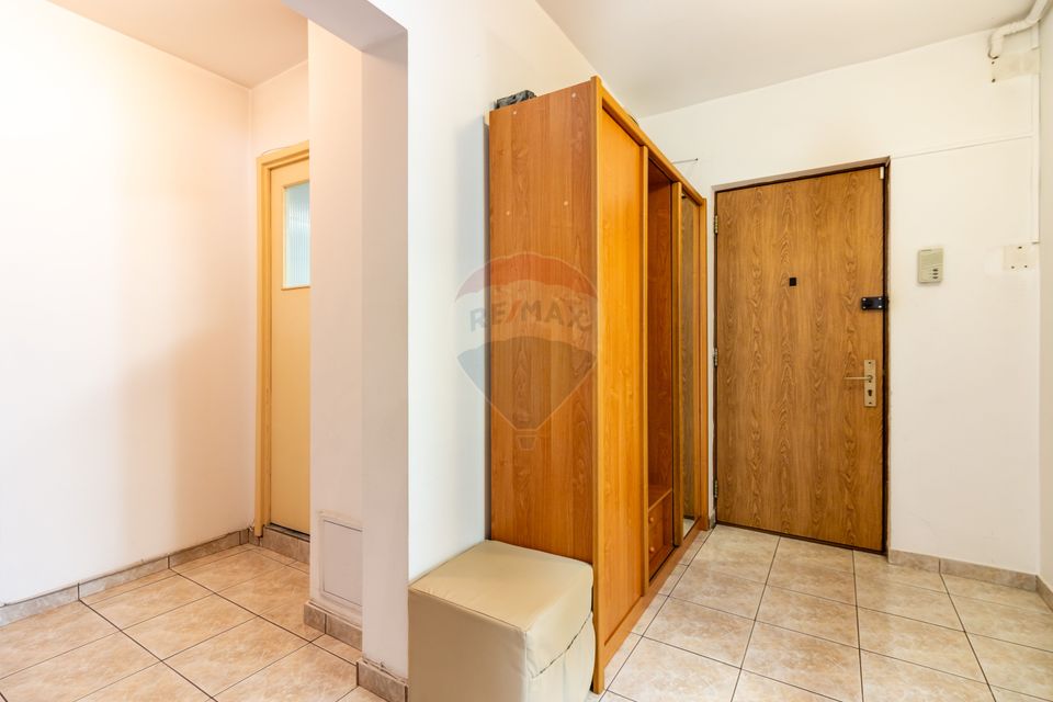 Apartament cu 3 camere de vânzare în zona Nerva Traian / Vlad Dracul