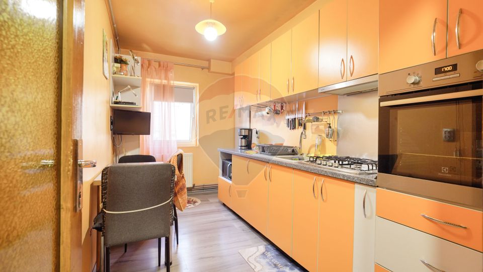 3-room apartment on Rozelor Street, Florilor Quarter!