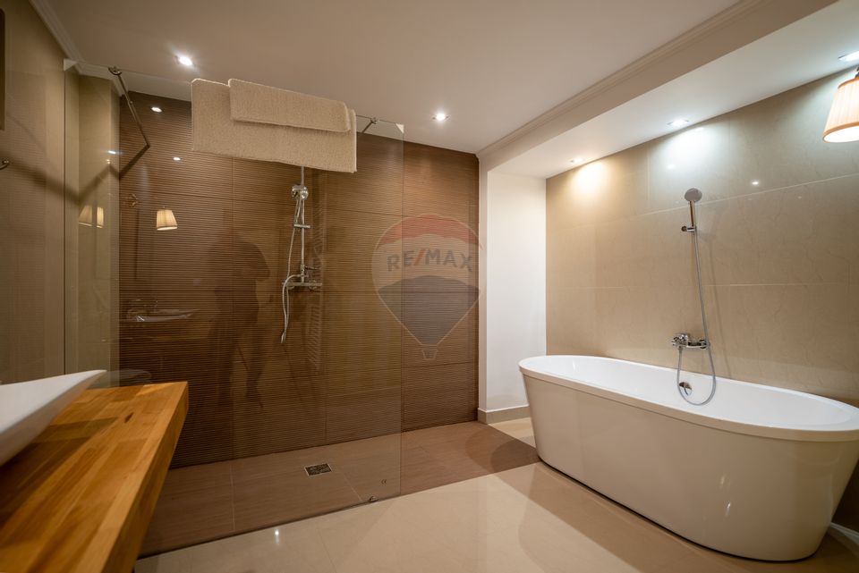 Apartament de Lux | Curte Privată, Garaj | Priveliște Superbă |Sinaia