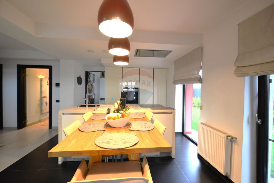 Casa Vila cu 4 camere de vanzare in  Cernica langa padure