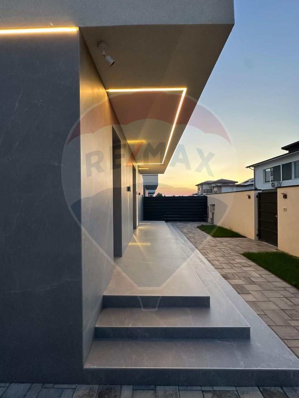 Vila moderna de inchiriat cu 5 camere, prima inchiriere