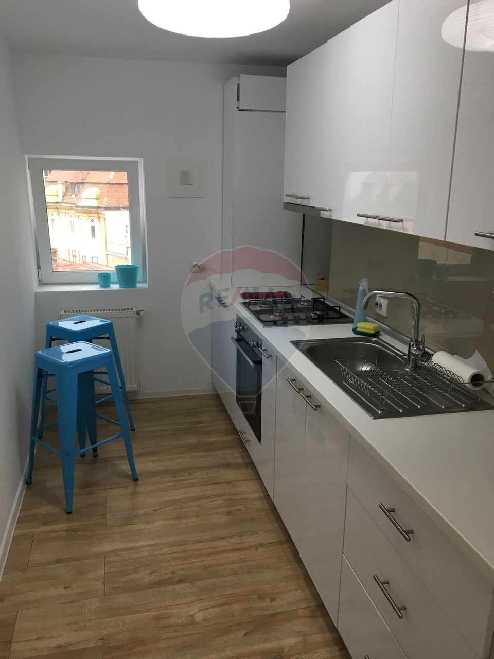 Închiriere apartament 2 camere mansarda Cartierul Armenesc str Bocsa