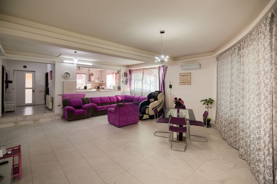 Casa / Vila cu 7 camere de vanzare in Chinteni