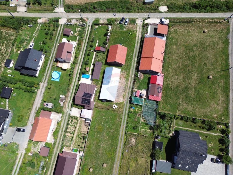 Casa 90m2 cu hala 120 m2 si 8 ari de teren de vanzare in CATALINA