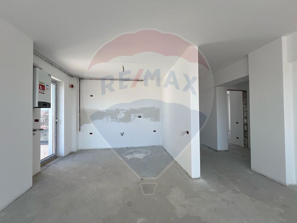 Apartament cu 3 camere de vanzare- zona centrala, bloc nou