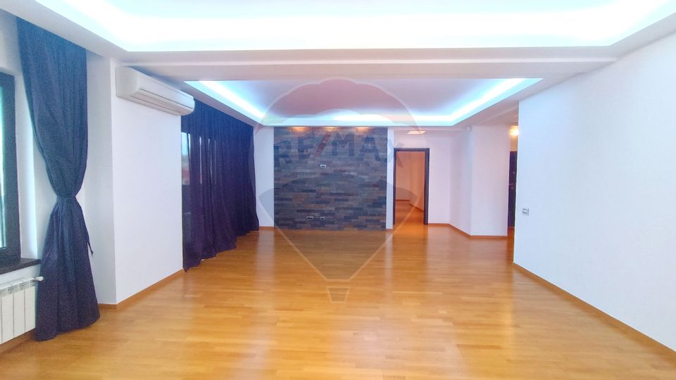 4-rooms apartment for rent in Stefan cel Mare area