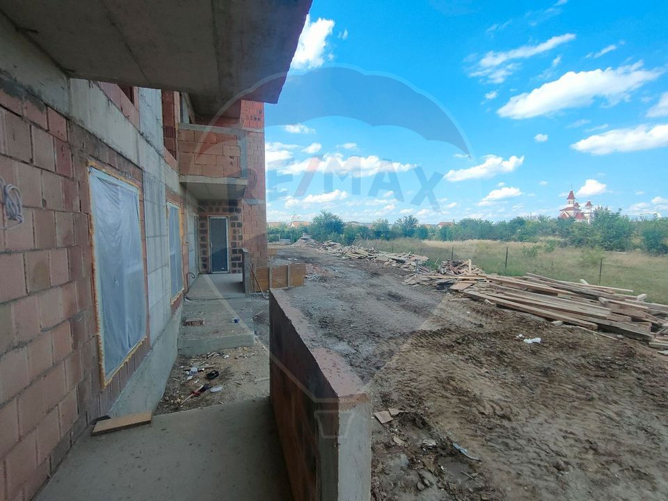 Apartament de vanzare cu gradina