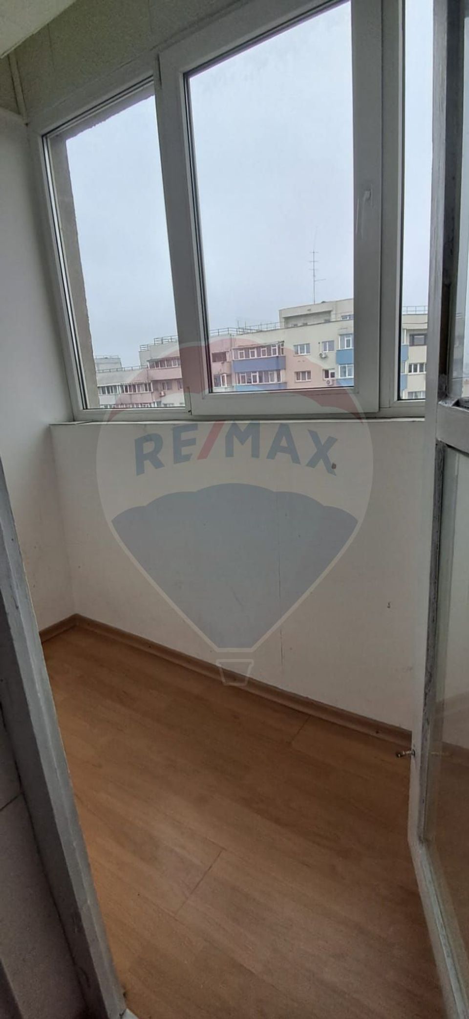 4 room Apartment for rent, P-ta Victoriei area