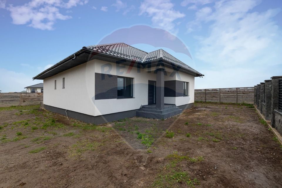 Casă spațioasă de vânzare | 4 camere | 120 mp util - 500 mp teren