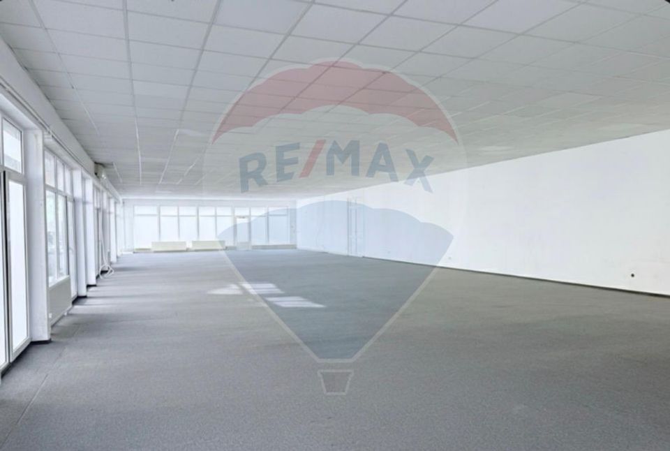 300sq.m Commercial Space for rent, Central area