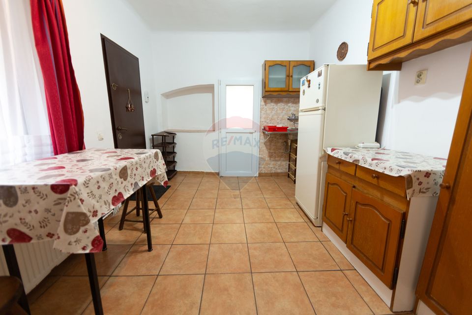 Casă individuală cochetă, 1 dormitor, renovată, Str. Lungă – Central