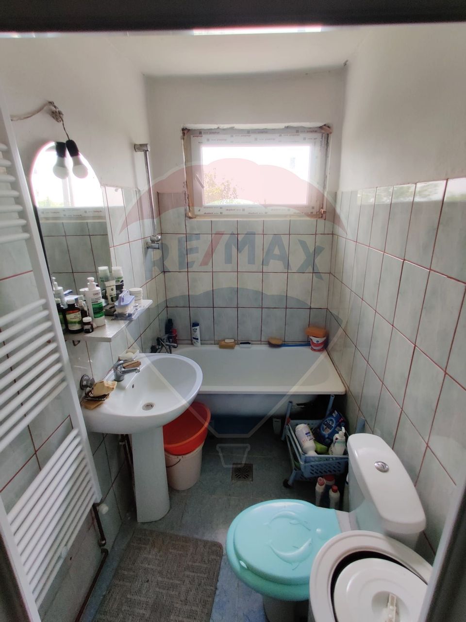 Casă cu teren de vanzare Buzești