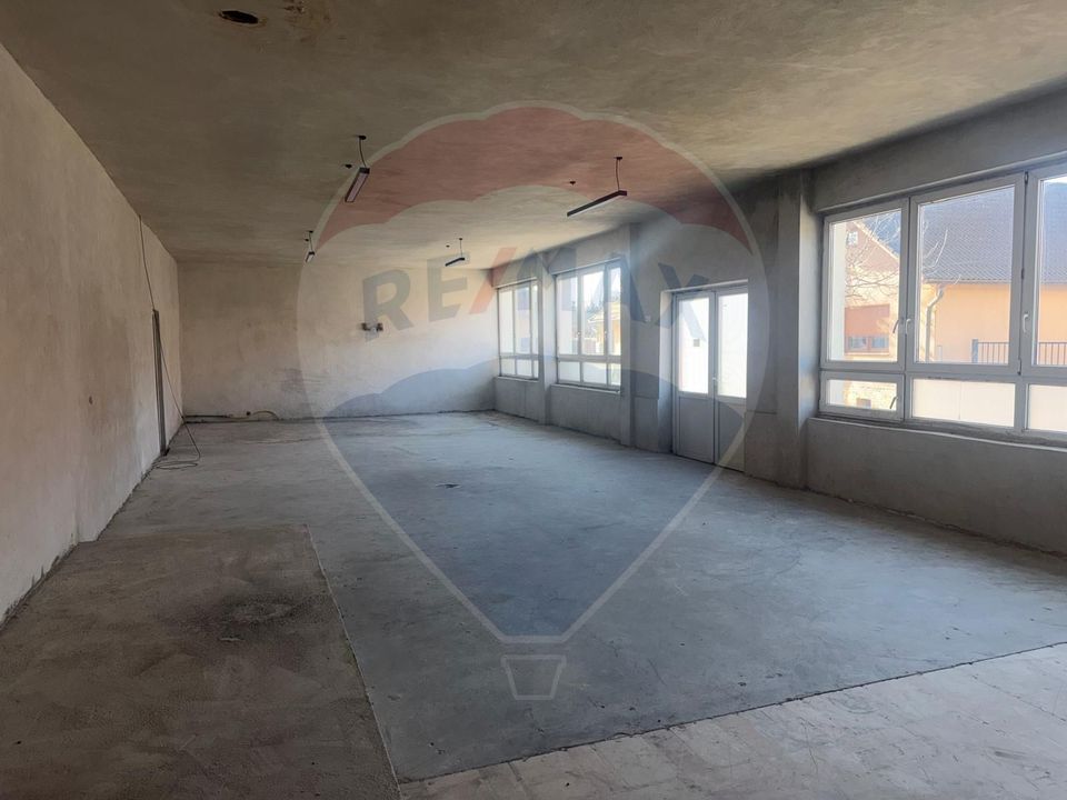 330sq.m Commercial Space for sale