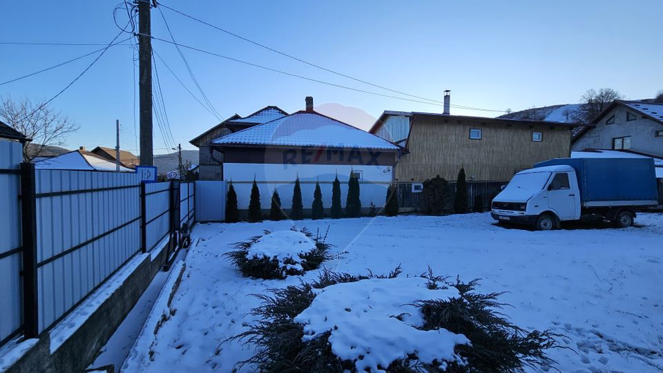 Casă / Vilă cu 6 camere, Gura Humorului, Suceava