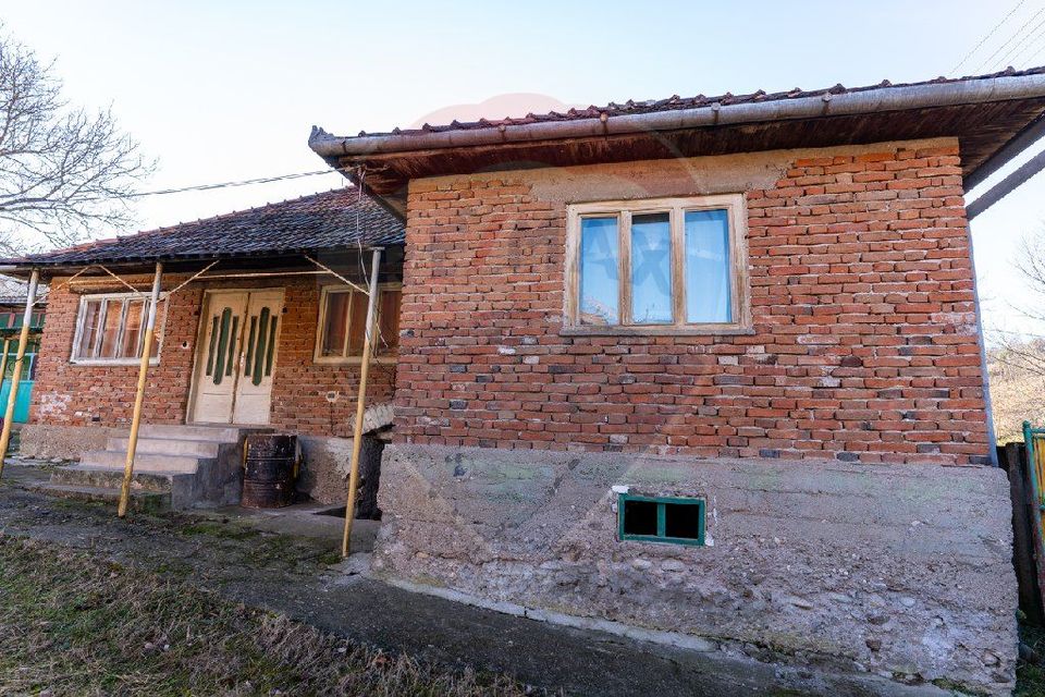 Casă / Vilă cu 4 camere de vânzare