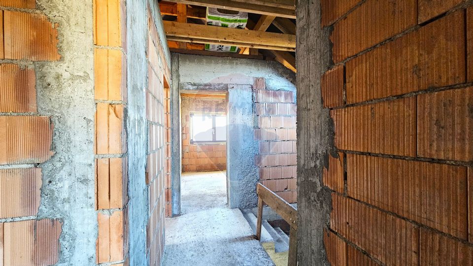 Comision 0% | Cristian | Finisaje La alegere | 3 băi | Teren 500 mp