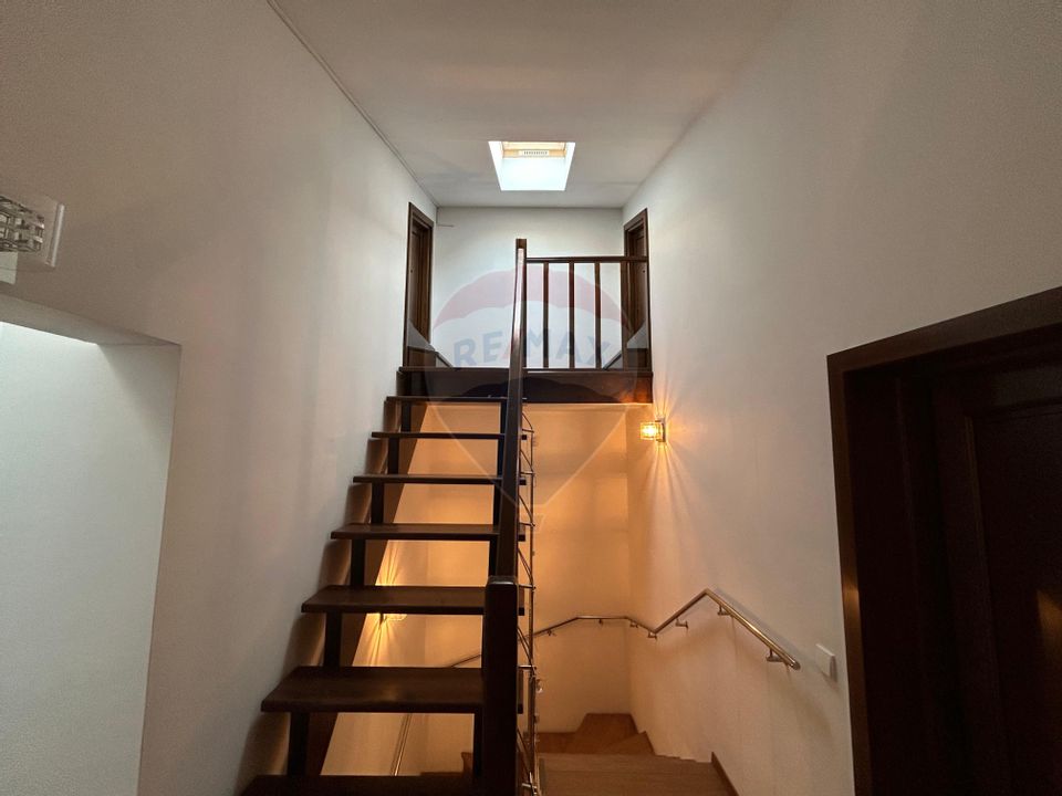 6 room House / Villa for rent, Bariera Valcii area