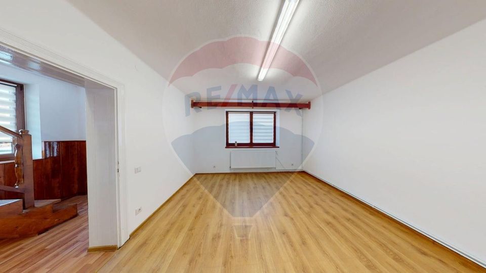 Casă cu 3 camere de vânzare Calea Dumbravii