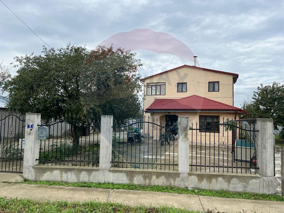 7 room House / Villa for sale