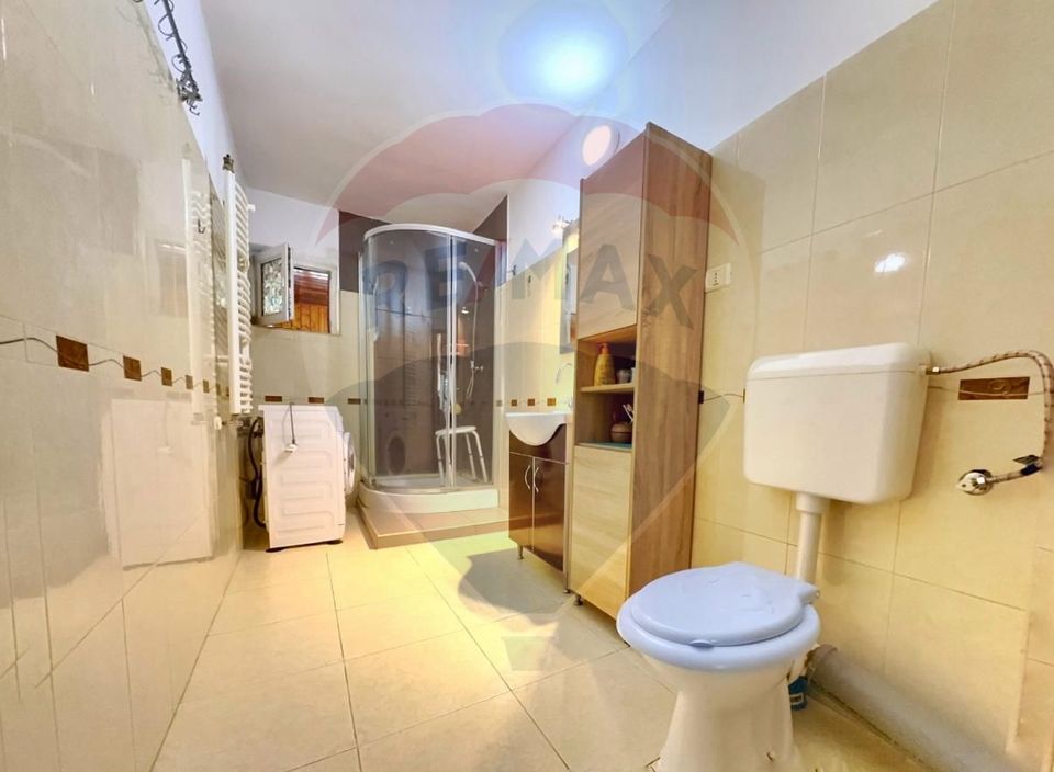 Casă / Vilă cu 6 camere de vânzare