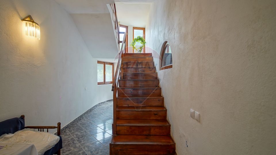 Vilă S+P+E+M | 878 mp utili | teren 1.404 mp | în Poiana Brașov