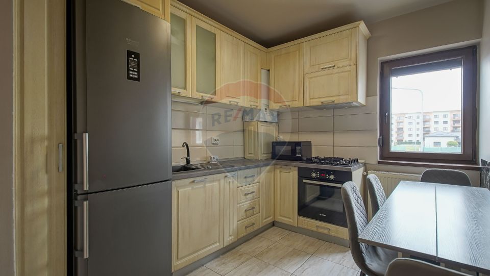 !! VANDUT !!  Apartament in vila, 3 camere, Nicolae Labis, Tractorul