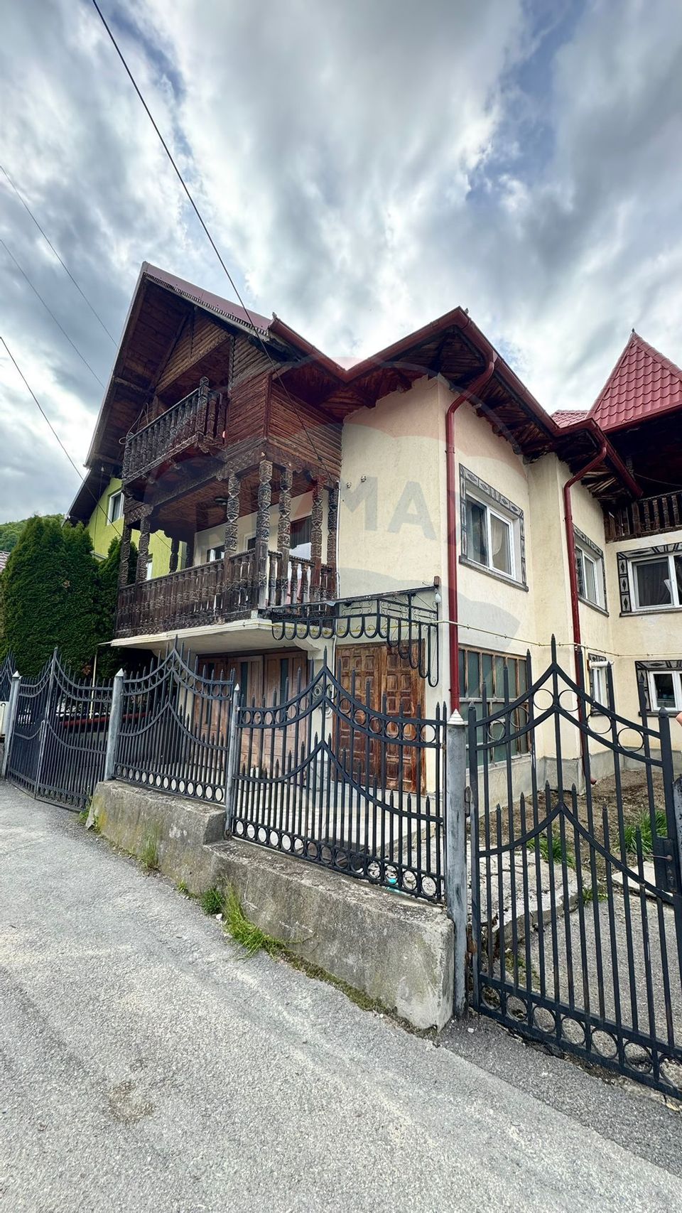 9 room House / Villa for sale