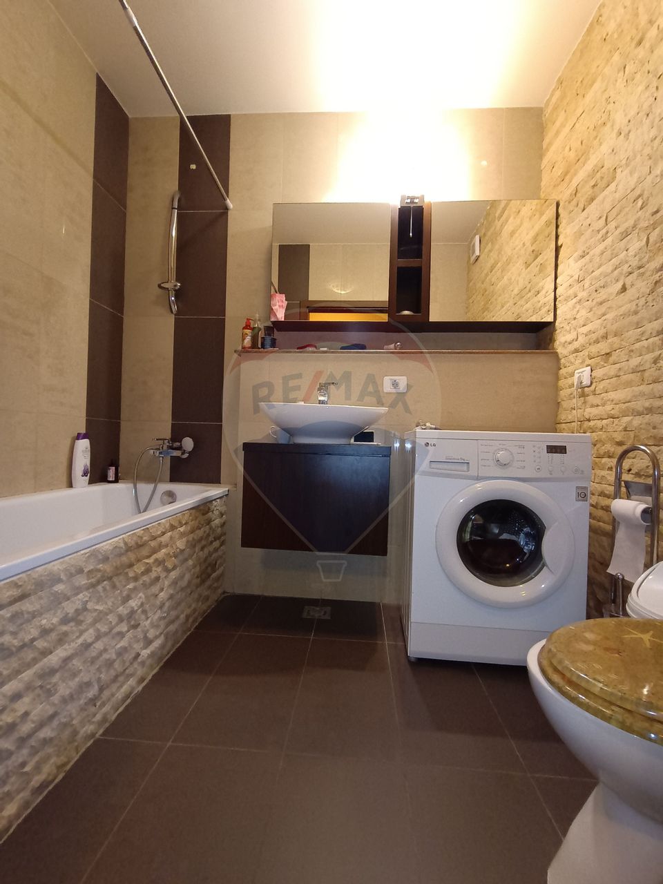 Apartament 1 cameră, bloc nou-Via Romana, zona Boul Roșu, centrala gaz