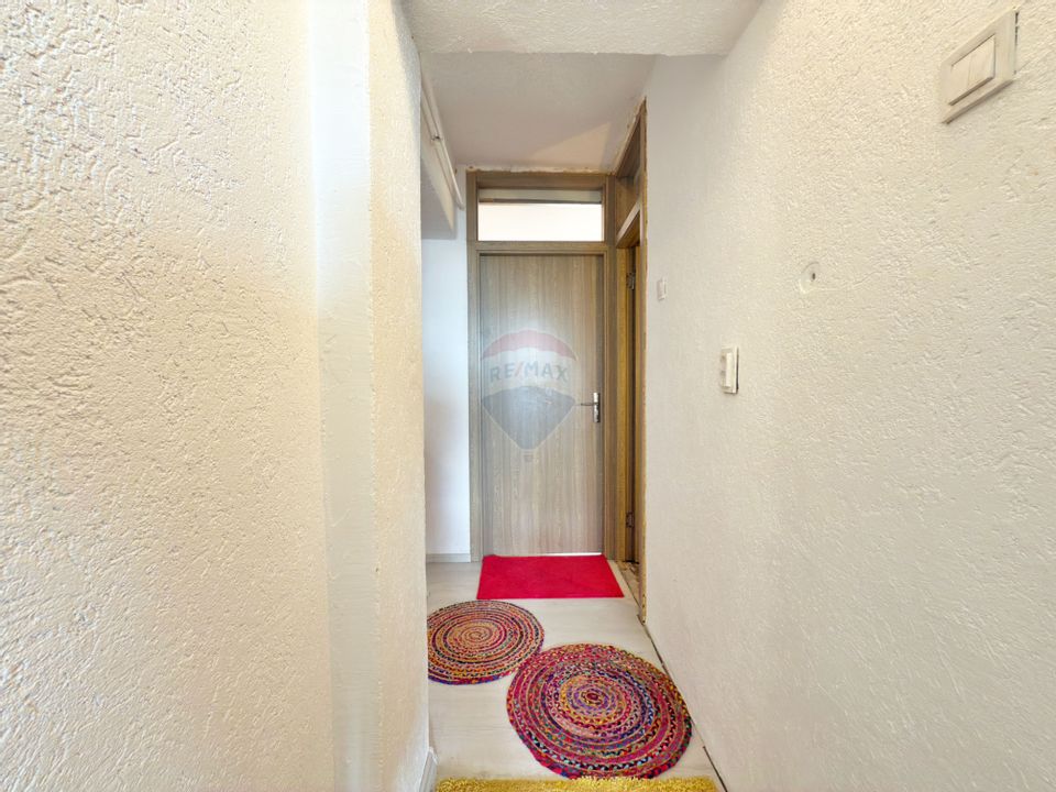 Apartament cu 4 camere de vânzare în zona Aurel Vlaicu