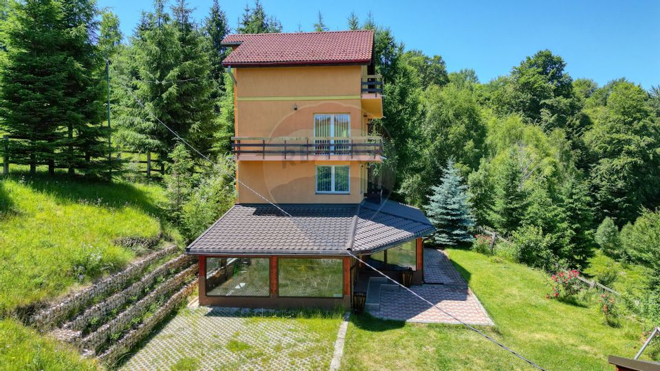 Casa/vila vânzare în Moieciu de jos, Sat. Drumul Carului 263 mp