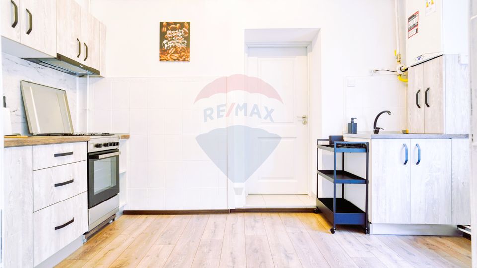 Apartament renovat cochet cu 2/3 camere, 73 mp utili, Centrul Istoric