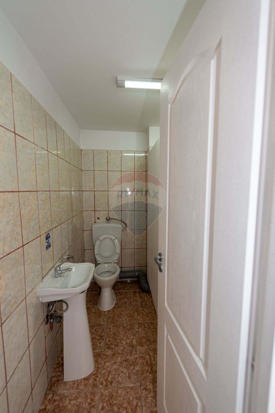 Villa with 10 rooms for rent, GF+GF+1+M, 284mpu, 220 sqm land