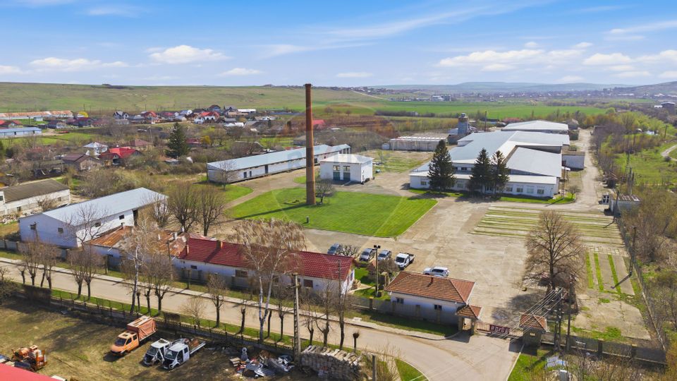 Teren Industrial de Vânzare 4.4 Ha - Zona industrială - Hârlău